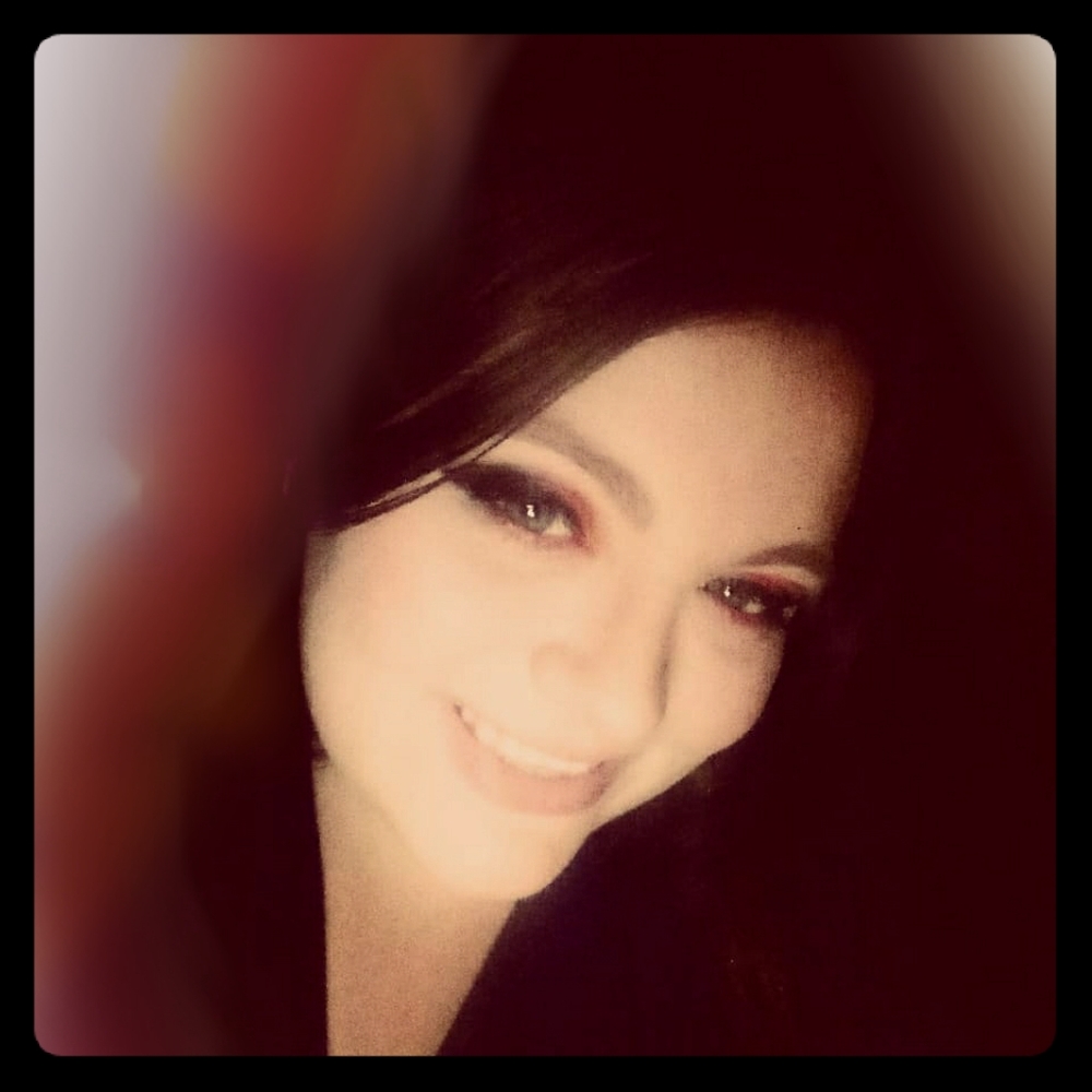 Meet your Posher, Kayla